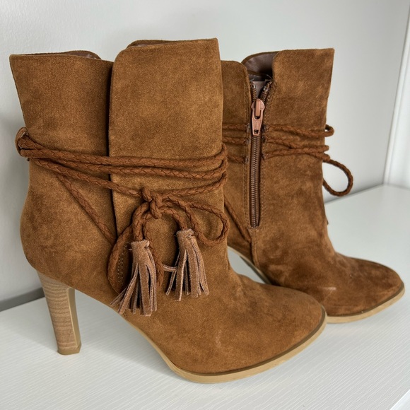 Universal Thread Shoes - Universal Threads western, festival, boho heels/boots 8.5